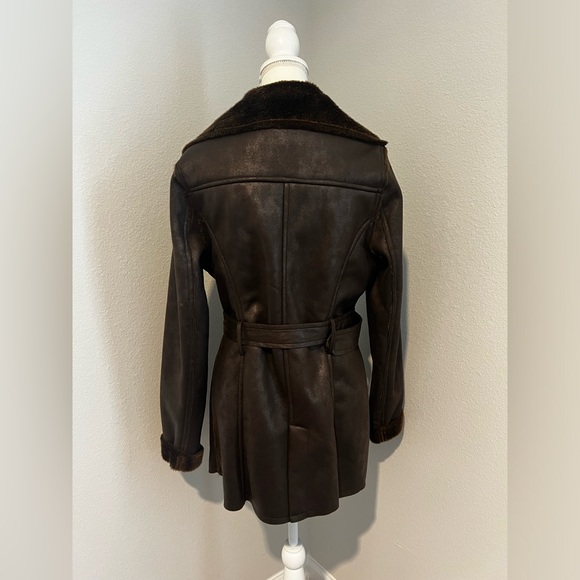 Davinchy Faux Shearling Winter Coat - Picture 3 of 11